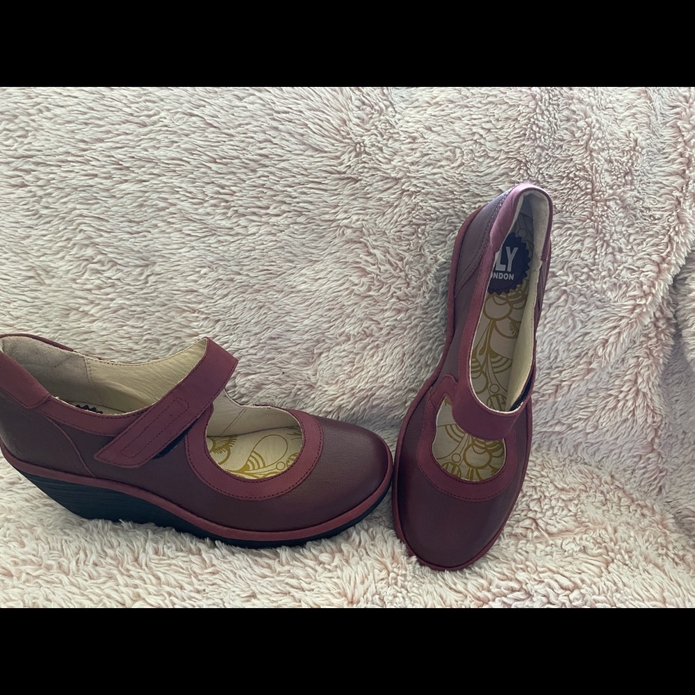 COPY - Fly London BRAND NEW!  Size 9